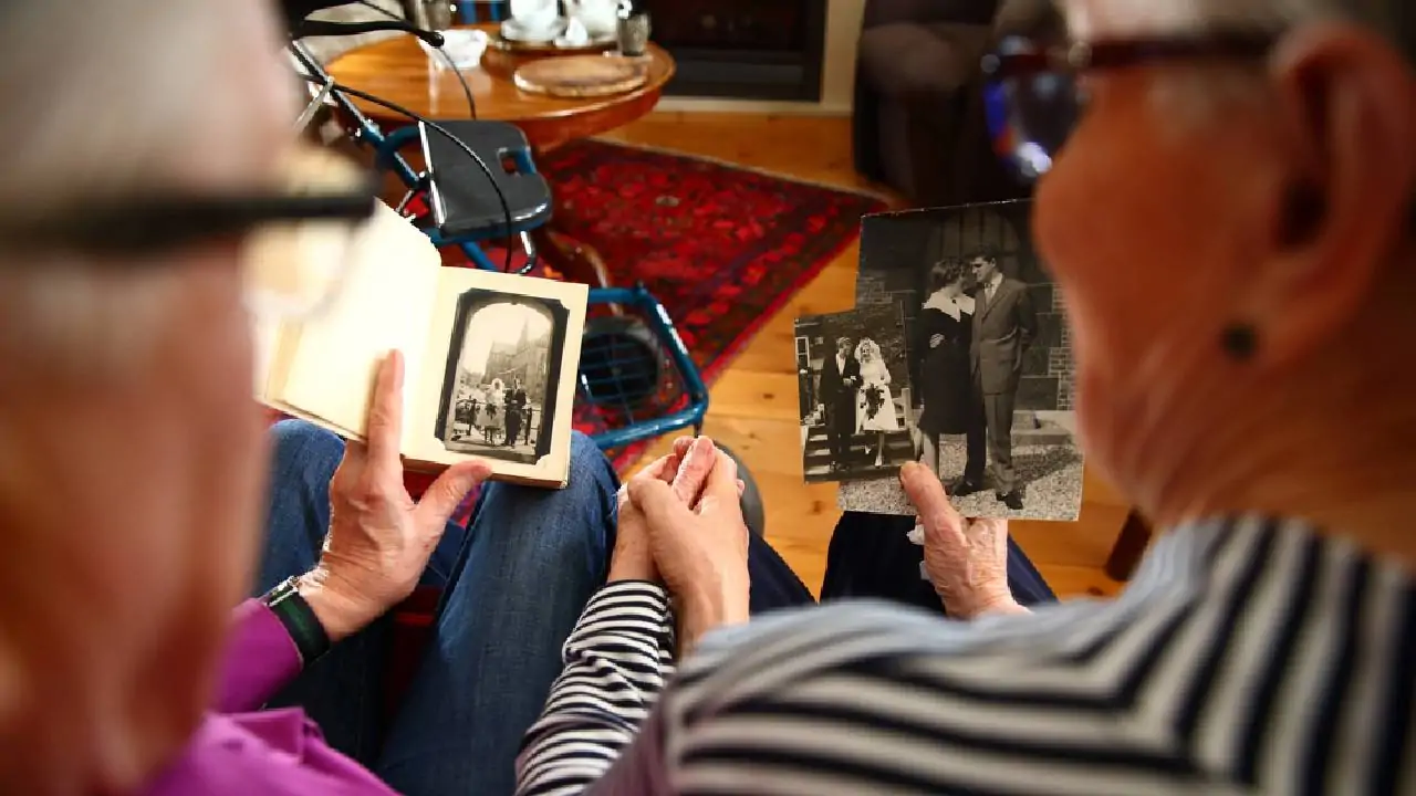 والدین فوت شده والدین مرده